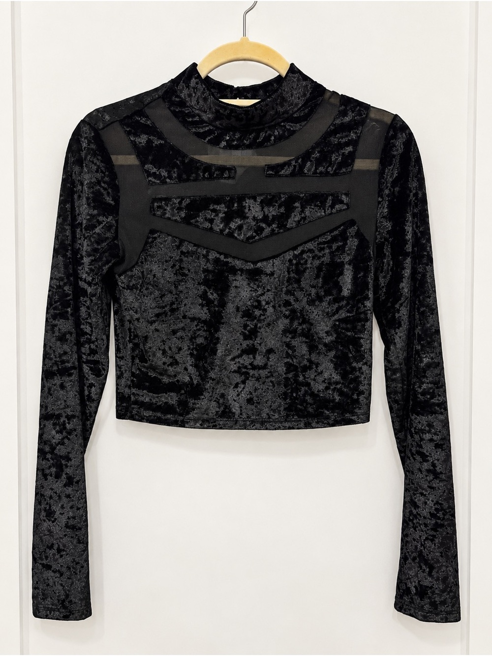 Sparkle & Fade Black Velvet Mesh-Panel Long Sleeve Crop Top BNWOT